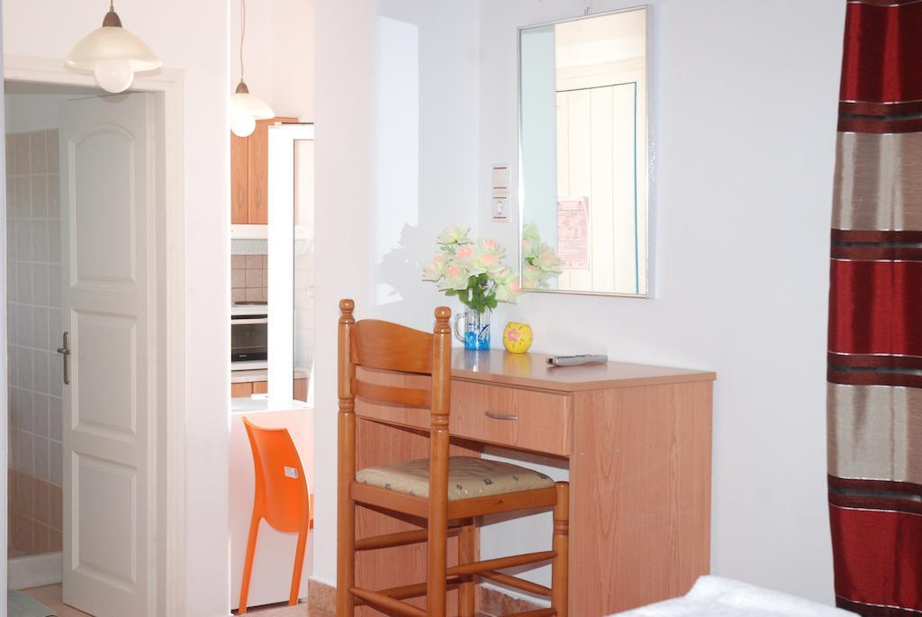 Pension Katerina Studios Tourlos Room photo